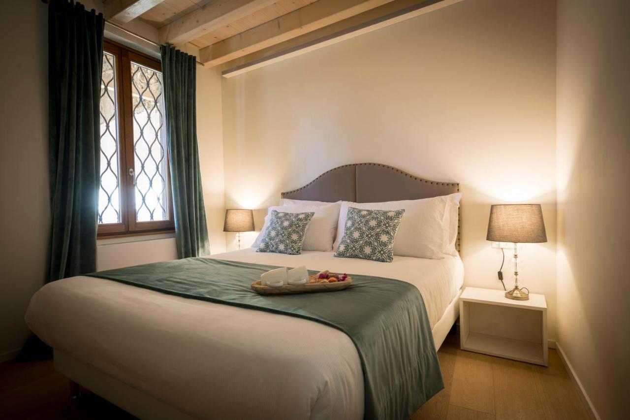 La Ripa Boutique Hotel Albino Bagian luar foto