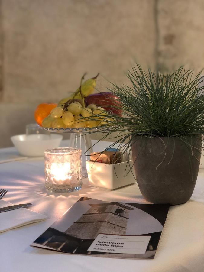 La Ripa Boutique Hotel Albino Bagian luar foto