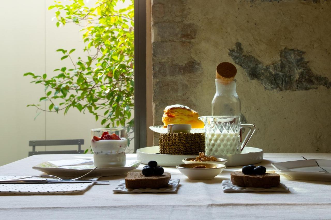 La Ripa Boutique Hotel Albino Bagian luar foto